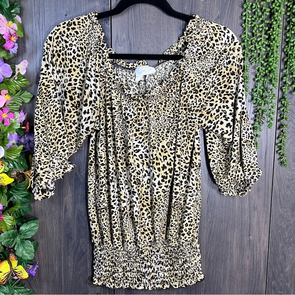 ¥💙2/$40💙Jon Den Leopard Printed Scoop Neck Blouse Size Medium - Picture 3 of 15